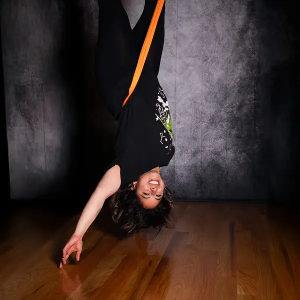 Itzel - Hatha & Aerial Yoga Teacher