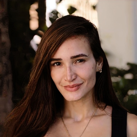 Rosario Hernández Nieves portait image - a satisfied client who experienced Harjeet's Kundalini Yoga classes in Cambodia