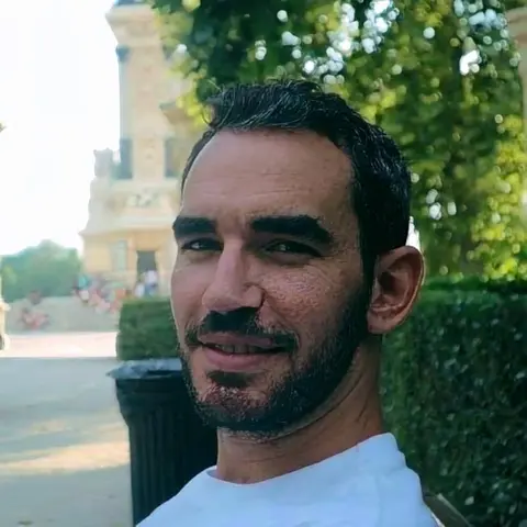 Julián Alonso portait image - a satisfied client who experienced Harjeet's Kundalini Yoga classes in Cambodia